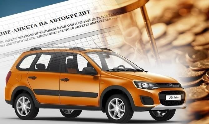 Первоначальный взнос : Автокредит часто требует первоначального взноса, который может составлять от 10 до 20 % от стоимости автомобиля. При потребительском кредитовании первоначальный взнос обычно не требуется, но для одобрения более высоких сумм может потребоваться более высокий кредитный балл.